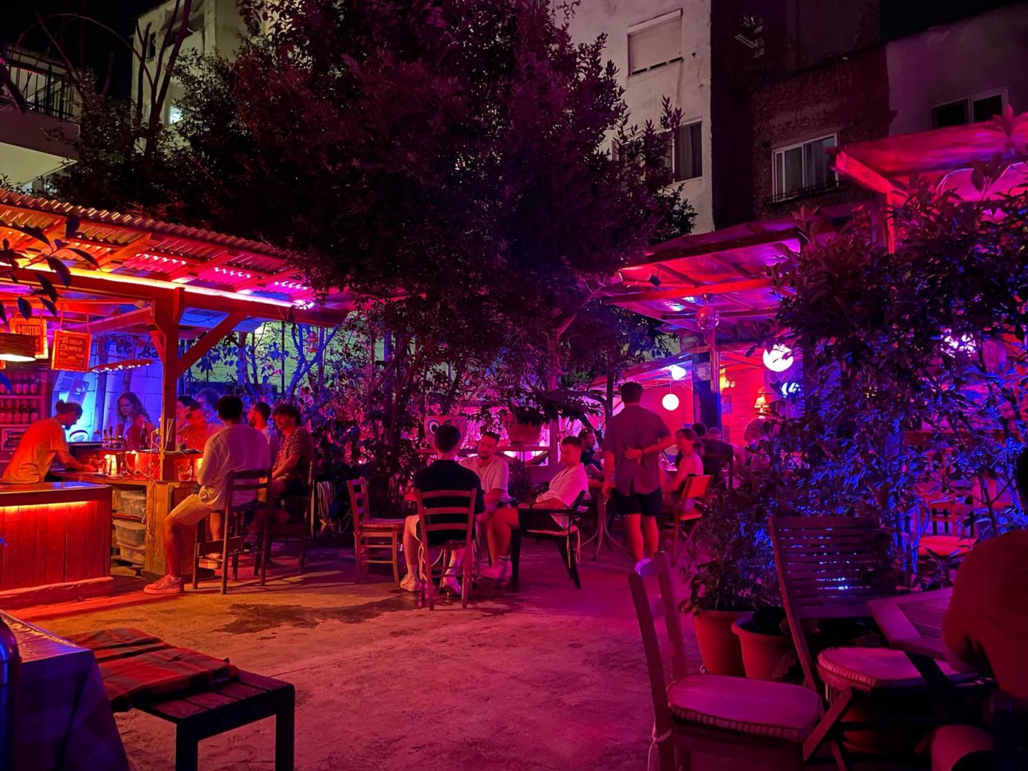 Tirana Backpacker Hostel Exterior foto