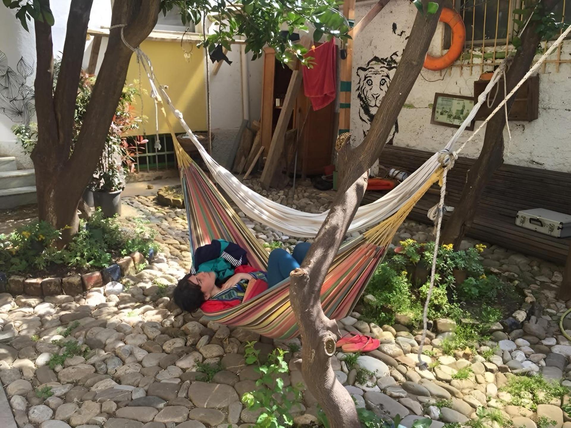 Tirana Backpacker Hostel Exterior foto