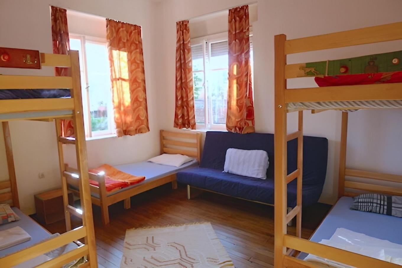 Tirana Backpacker Hostel Exterior foto