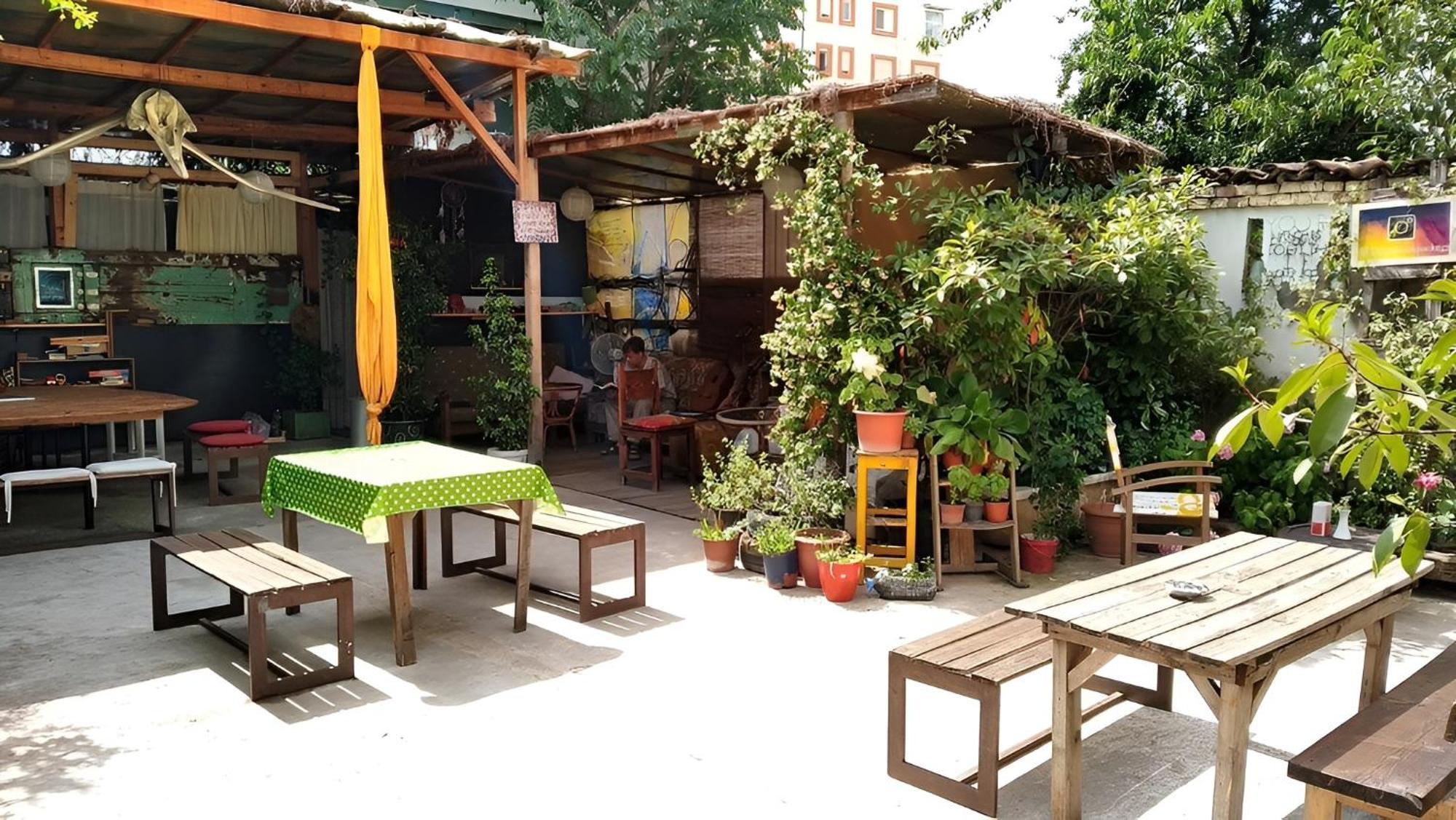 Tirana Backpacker Hostel Exterior foto