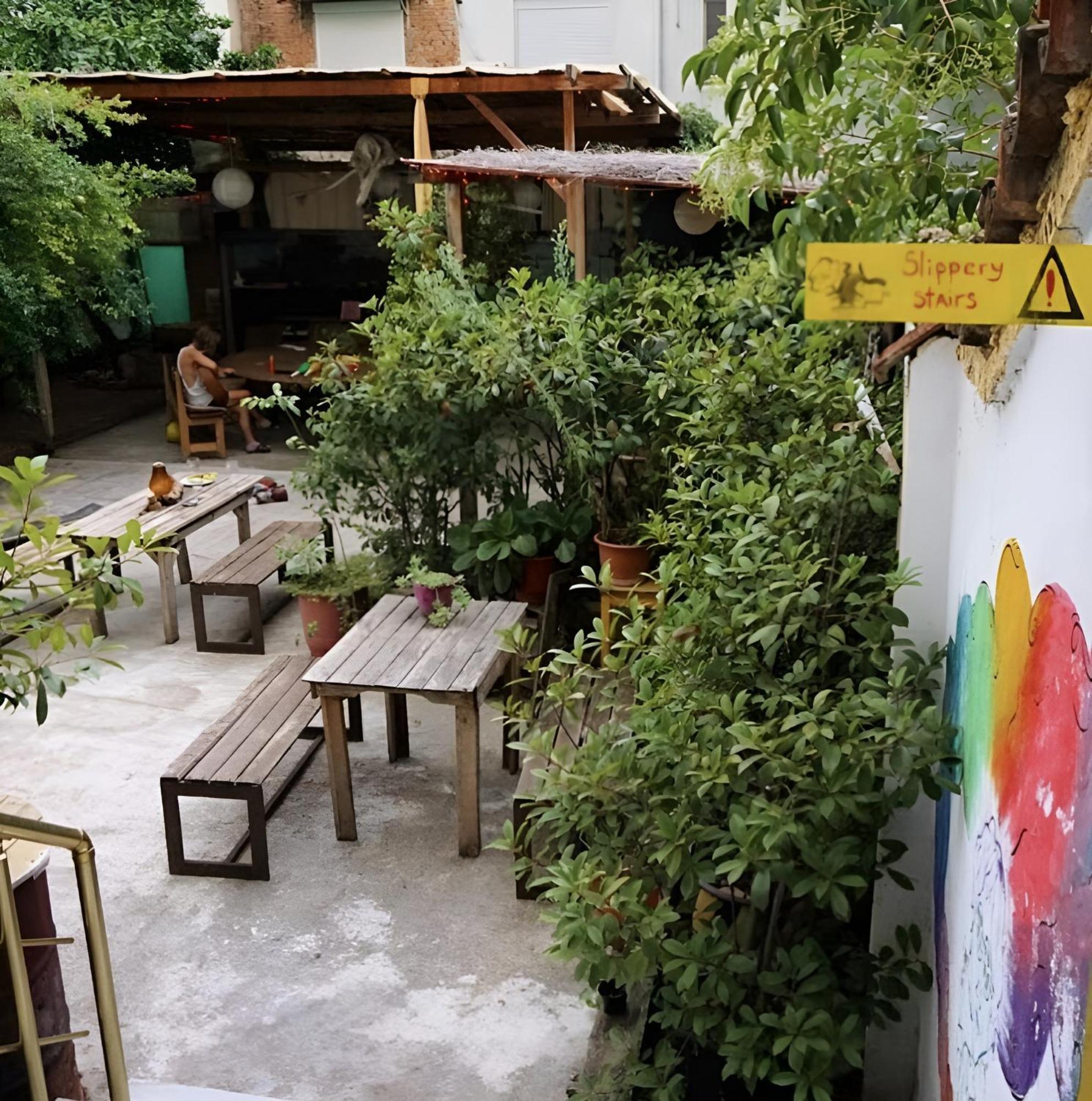Tirana Backpacker Hostel Exterior foto